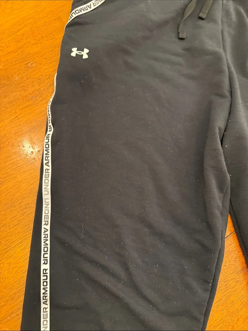 Under Armour Black Men Jogger Pants with Side Logo Tape Large